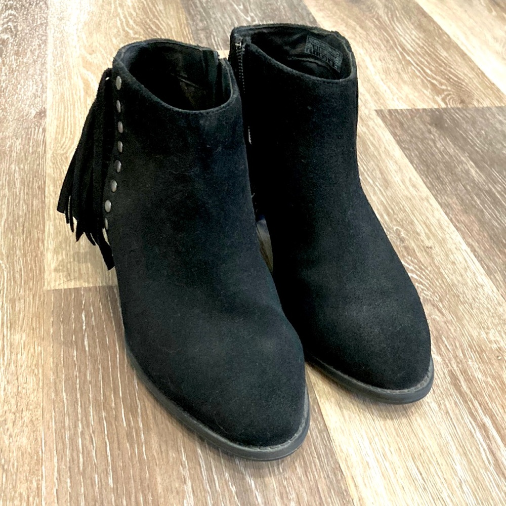 EUC VIONIC SUEDE BLACK BOOT